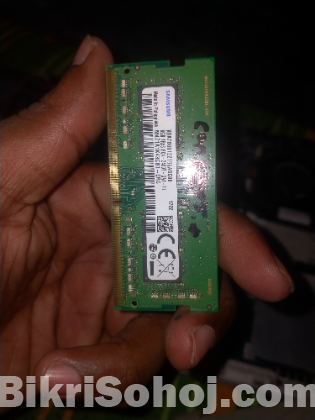 Leptop RAM DDR4 8 GB ( Samsung brand)